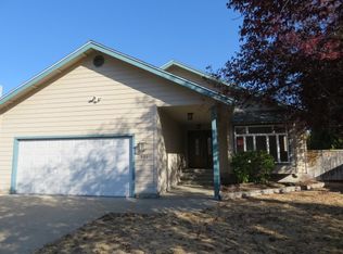 808 South St, Yreka, CA 96097