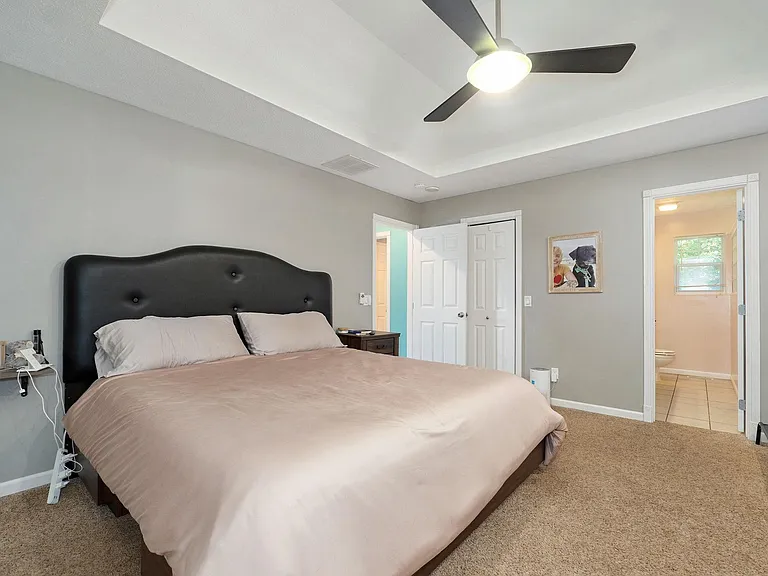 404 E Valley View Rd — Photo 21
