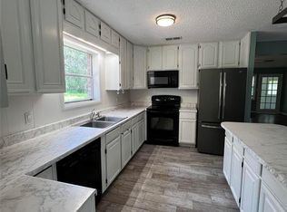 369 Beck Rd, Smithville, TX 78957