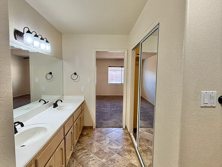 7806 E Topeka Pl — Photo 17