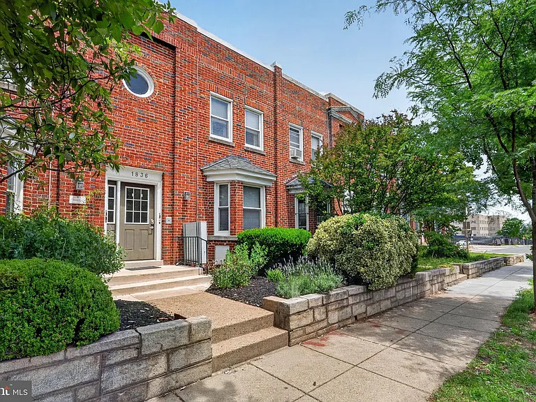 1836 Independence Ave SE #3 — Photo 4