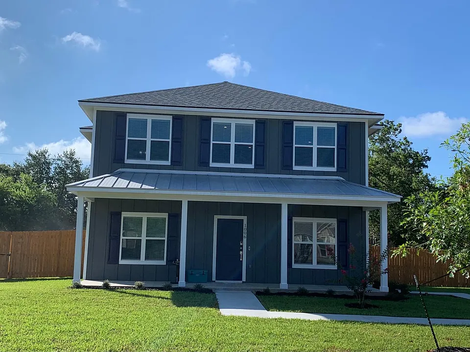 1006 Dominik Dr