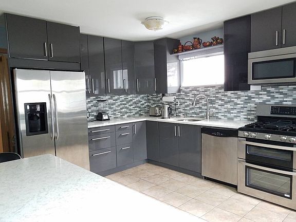 3rd image of 5 Cameron Ave