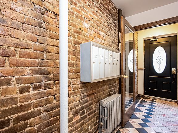 4th image of 205 W 123rd St APT 2