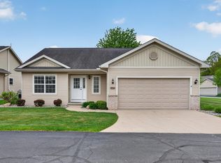 2700 Kitty Hawk Cir, Midland, MI 48642