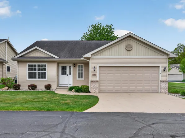 2700 Kitty Hawk Cir, Midland, MI 48642