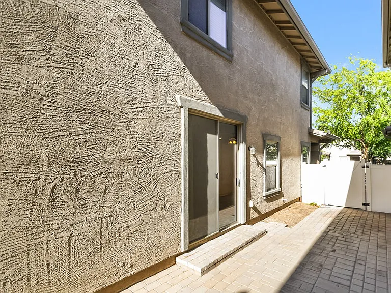 3829 E Kent Ave — Photo 16