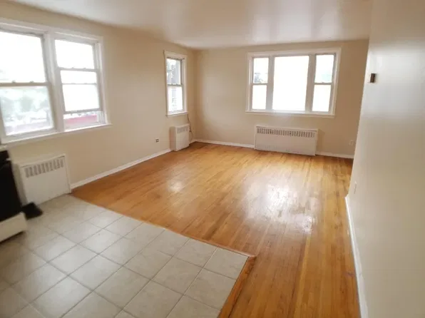 (undisclosed Address), Whitestone, NY 11357