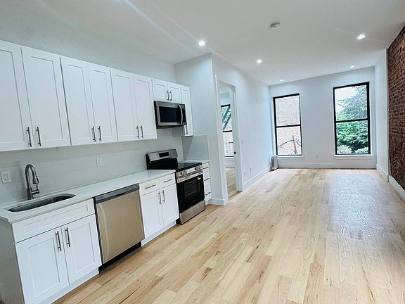 3rd image of 1039 Bedford Ave #C3