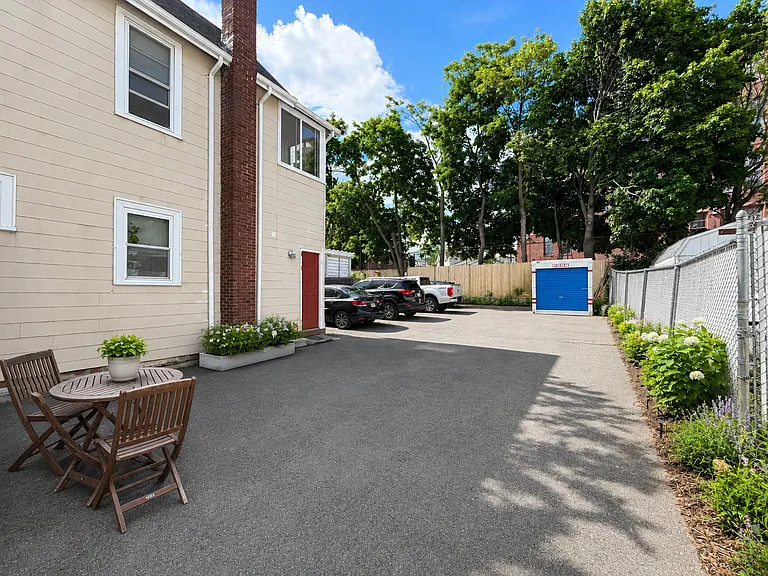 32 Mansfield St #B — Photo 22