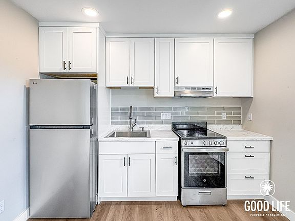 4th image of 1630 S Juniper St S #D