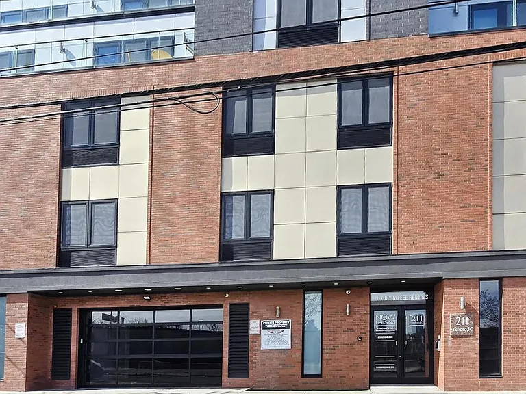 211 Baldwin Ave #403 — Photo 2