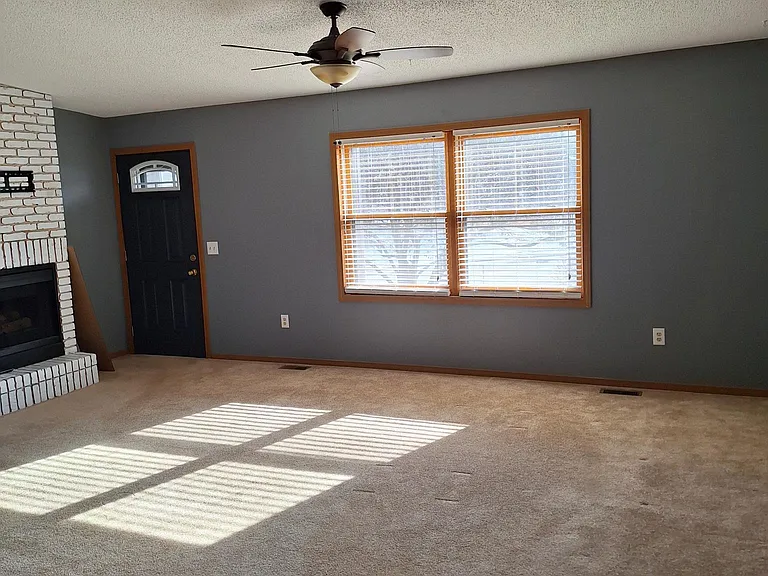 590 Wilson Ave — Photo 5