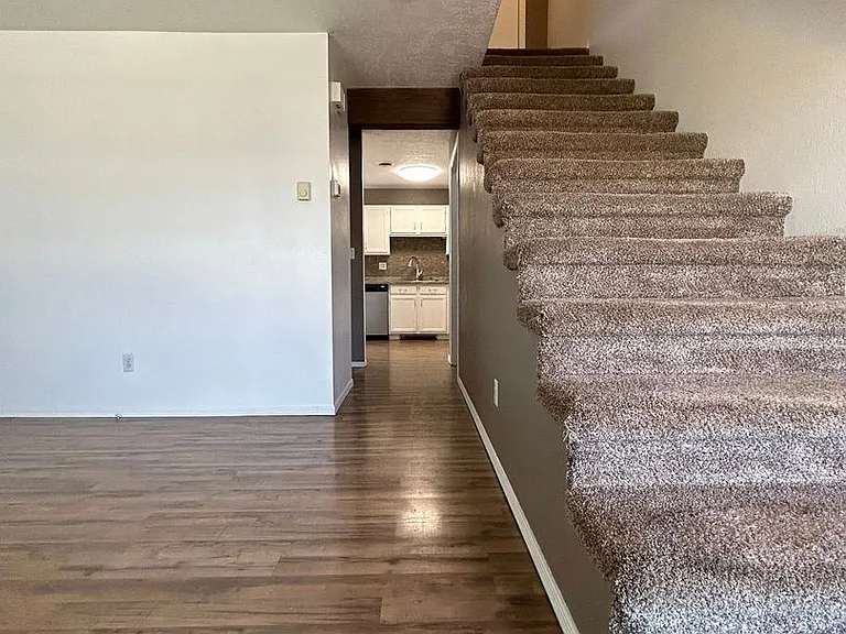 1324 Sims St — Photo 12