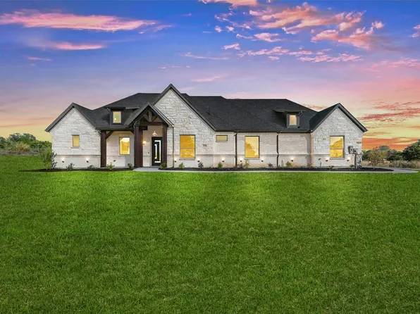 154 Briar Patch Rd, Azle, TX 76020