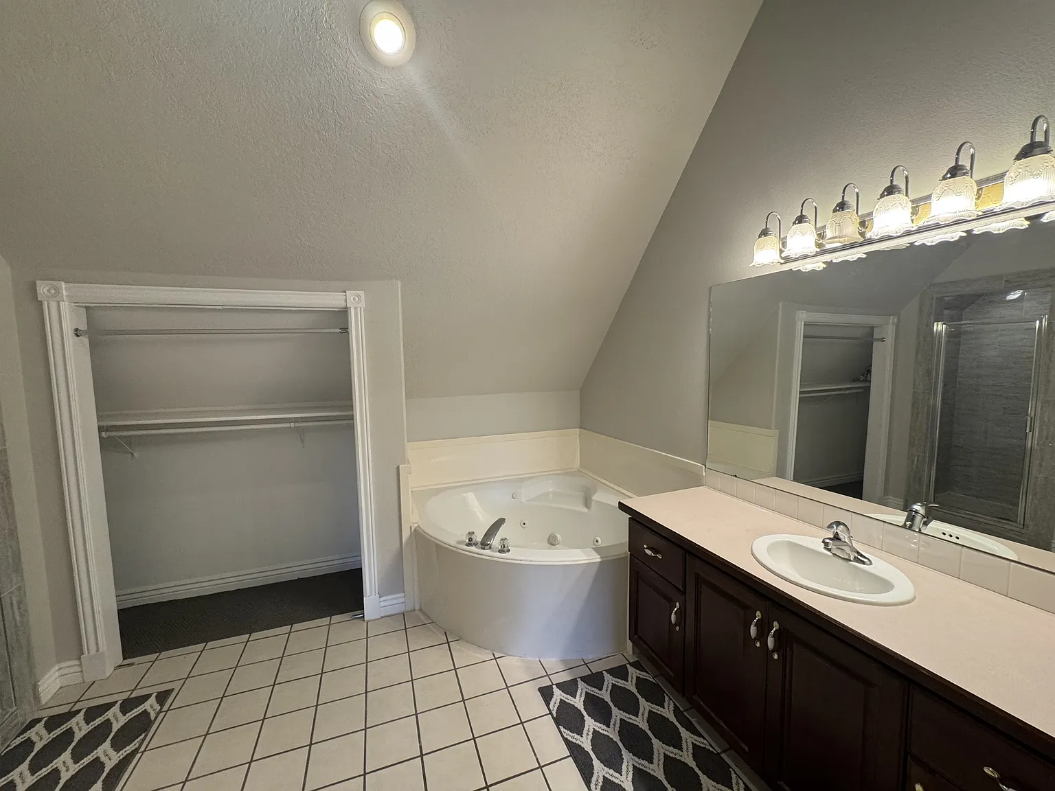 340 Rainbow Lane B - 1 — Photo 3