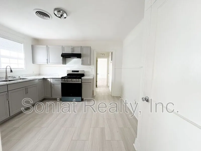 Primary Photo - 3638 Elysian Fields Ave