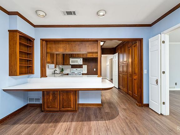 5th image of 2307 Sul Ross St