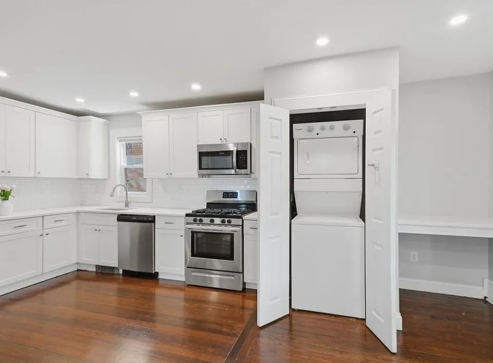 91 Burrell St #1