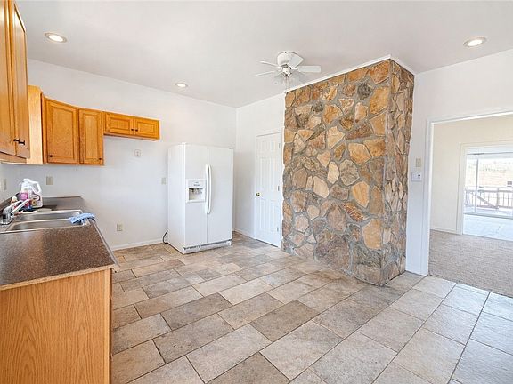 4th image of 504 Meadow Ave
