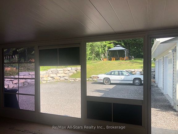 5th image of 851 Cedar Glen Rd
