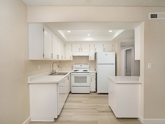 2nd image of 5545 Marconi Ave APT 208