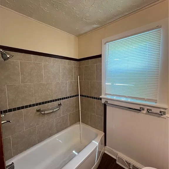2306 Johnson St — Photo 14