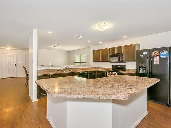 3rd image of 2341 Loreto Dr