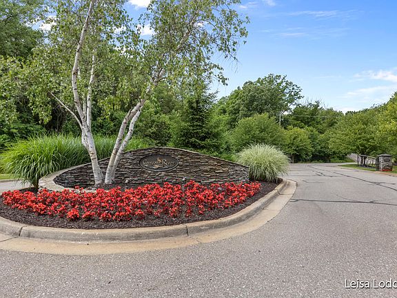 2nd image of 5454 Canyon River Dr NE