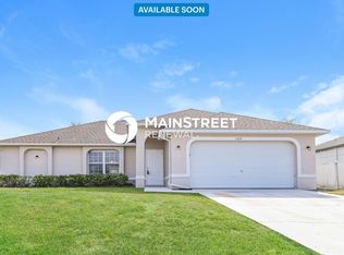 1305 NE 9th Ave, Cape Coral, FL 33909