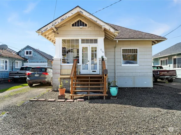 218 Eklund Avenue, Hoquiam, WA 98550