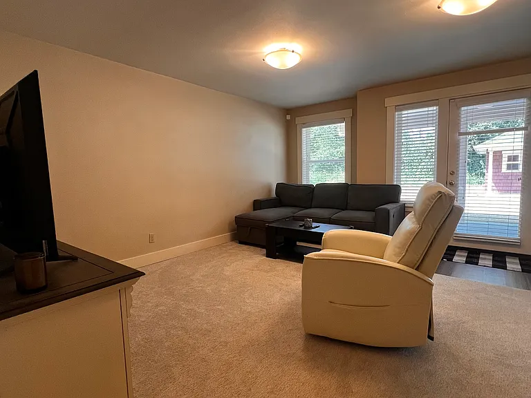 1413 Central St SE — Photo 14