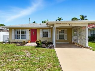 629 105th Ave N, Naples, FL 34108