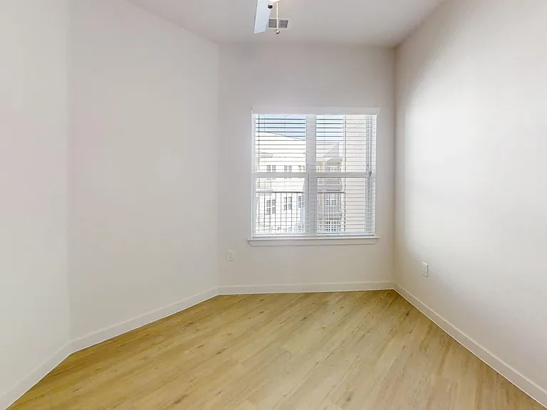 Park South — Photo 194