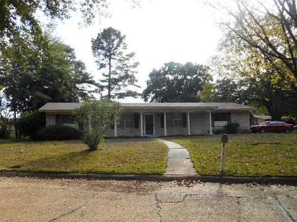1st image of 4009 Poinsetta Dr