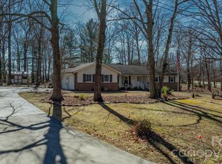 50 Camelot Ln, Taylorsville, NC 28681