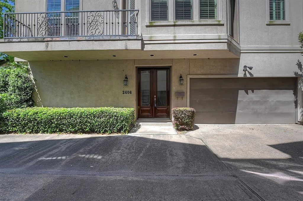 3 bed, 3.5 bath, 2413 sqft, $4,300 — Photo 2