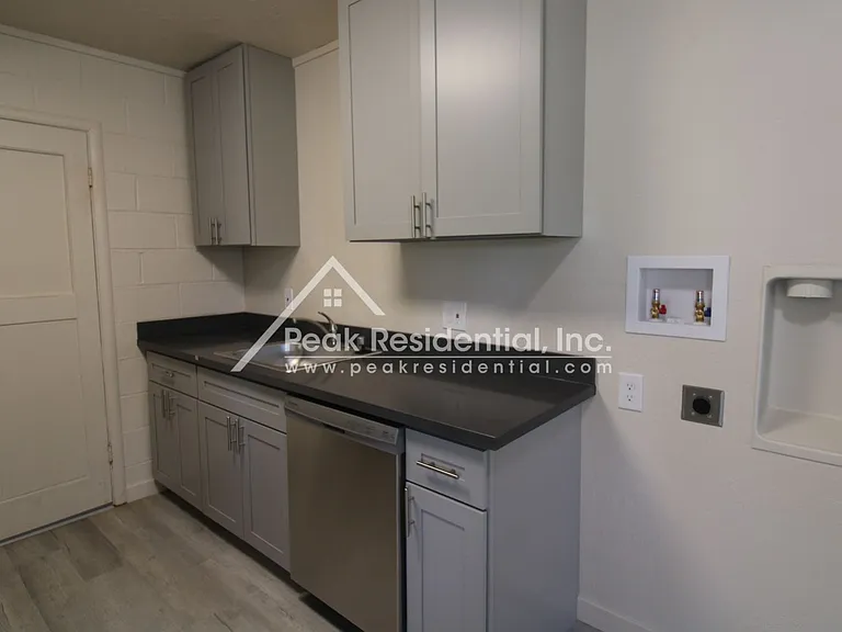 4801 Valletta Way — Photo 6