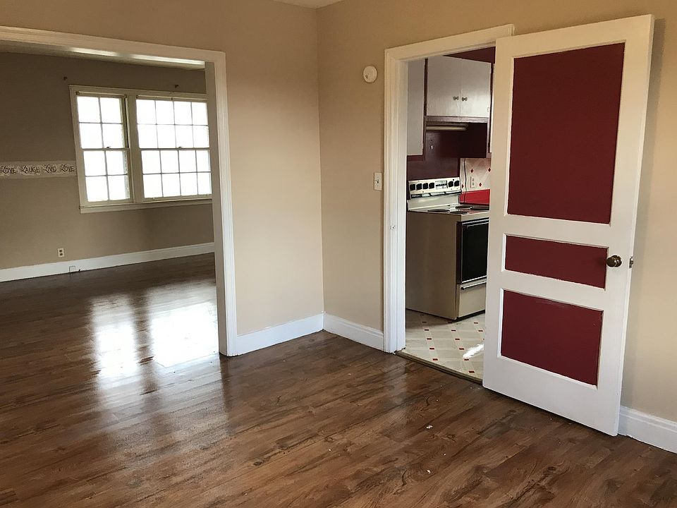 2nd image of 405 N Brown St