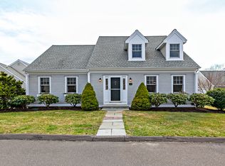 40 Bunker Hill Cir, Shelton, CT 06484