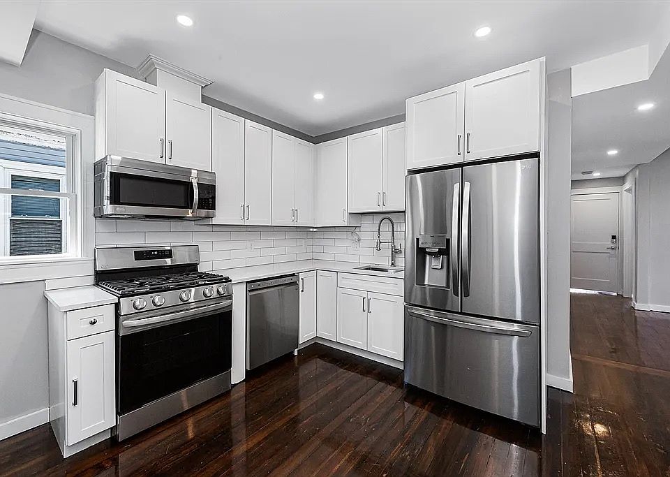 1st image of 18 Chase St #1