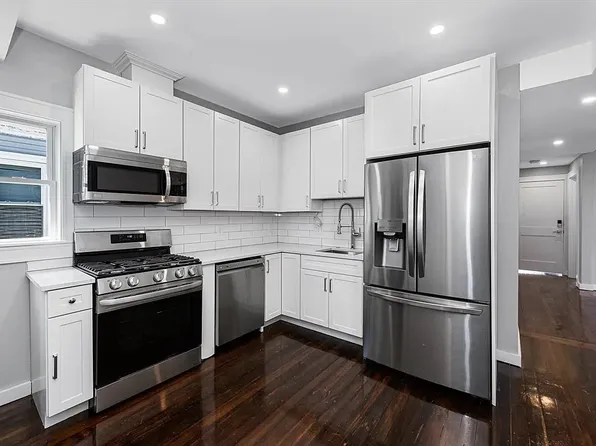 18 Chase St #1, Dorchester, MA 02125