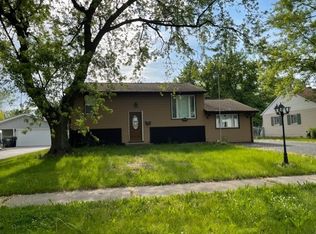 38 S Willow Ln, Glenwood, IL 60425