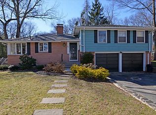 36 Black Creek Ln, Warwick, RI 02888