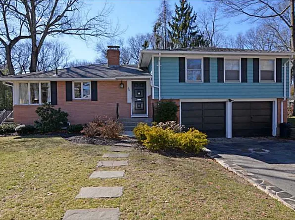 36 Black Creek Ln, Warwick, RI 02888