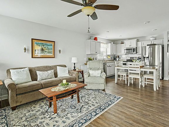 3rd image of 2231 Hemming Way