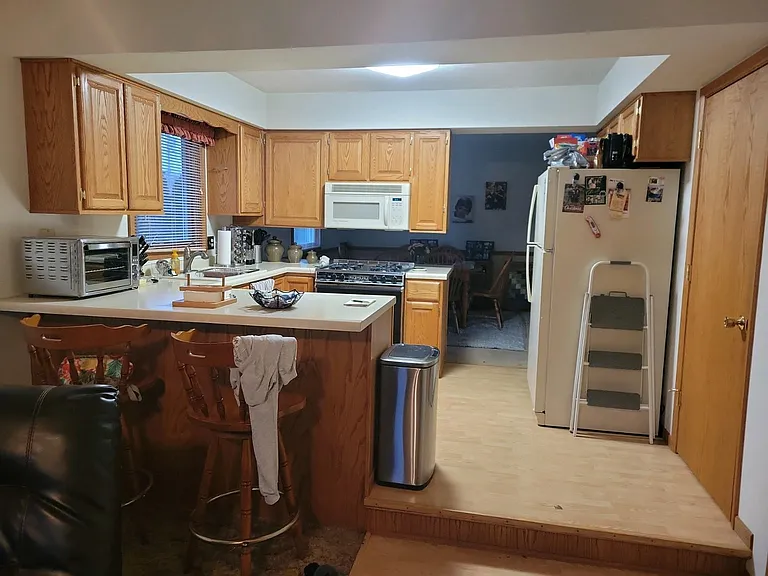 1713 Clover Ln — Photo 5