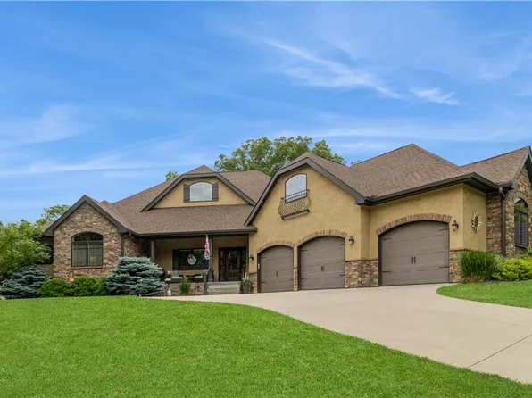 1218 Oakwood Dr, Polk City, IA 50226