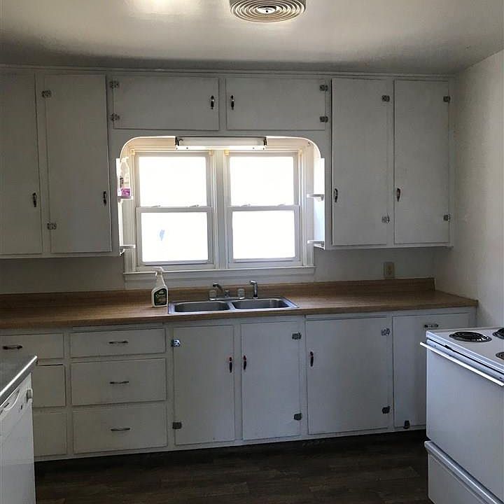 518 11th St, Rawlins, WY 82301 Zillow