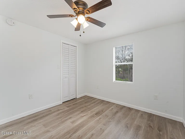 1419 Melrose St — Photo 13